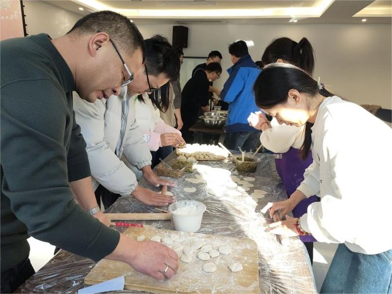 中原綠豐舉辦“冬至包餃子”活動，溫情滿滿